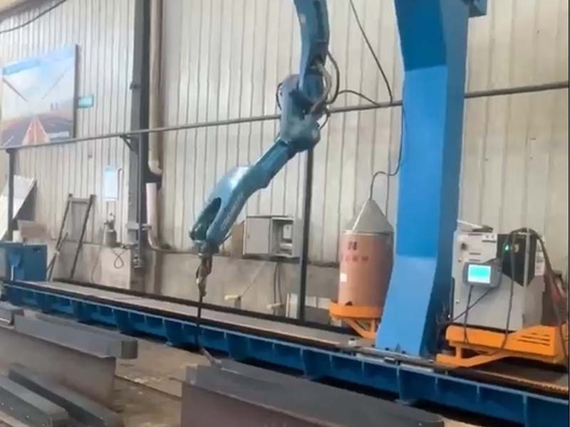 直線行走地軌式焊接機器人廠家